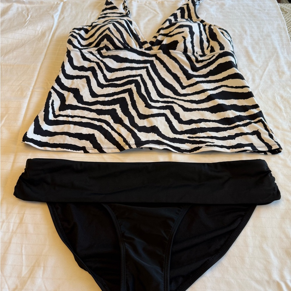 Dana Buchman Black and White Bikini Swimwear